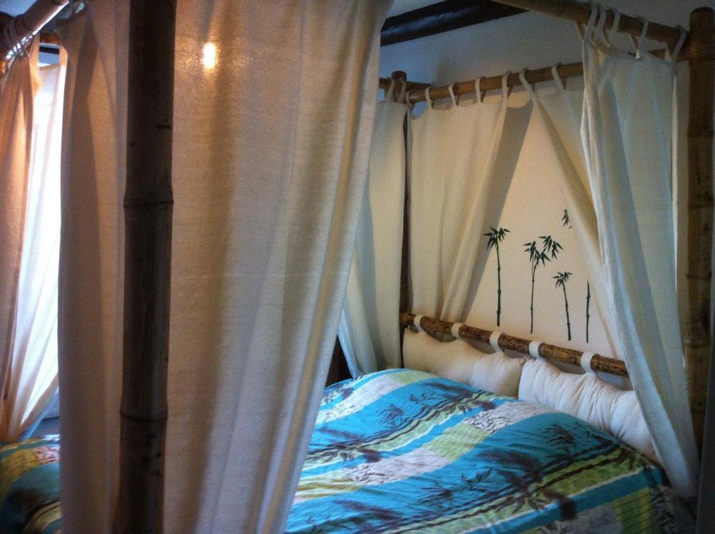 Ferme Du Montheu Bed & Breakfast Dommartin sous Amance Стая снимка